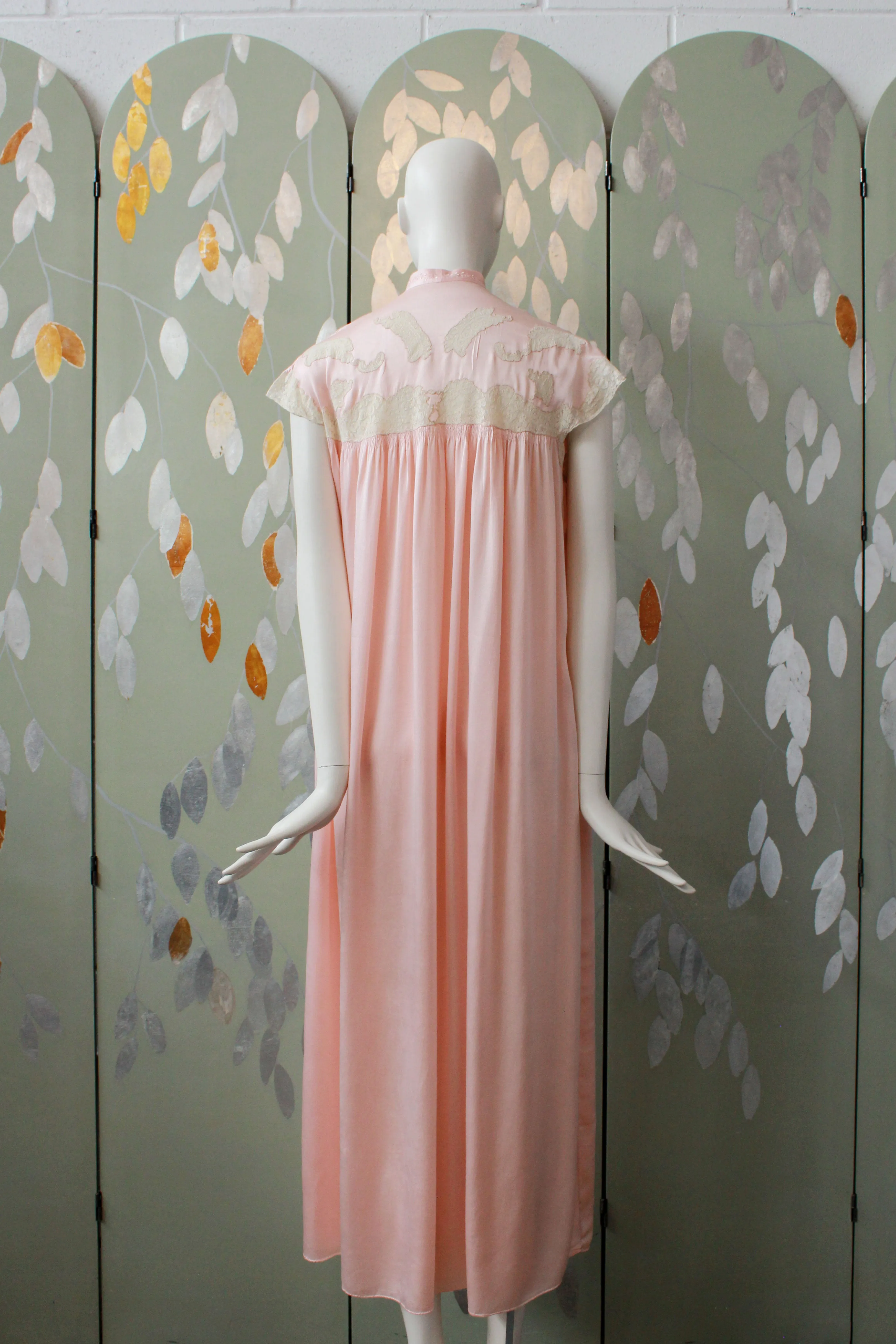 1930s Pink Silk Robe With Lace Yolk