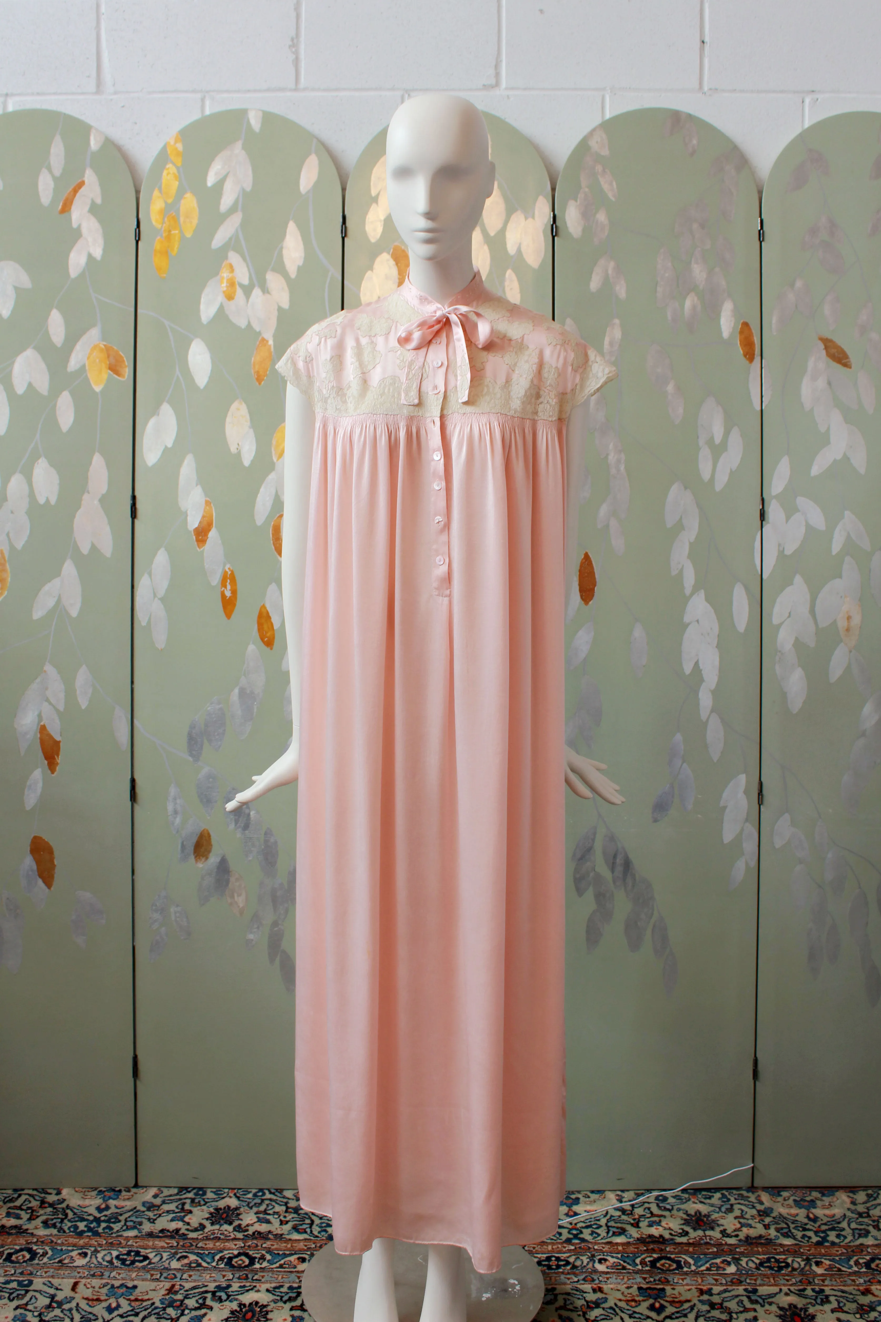 1930s Pink Silk Robe With Lace Yolk