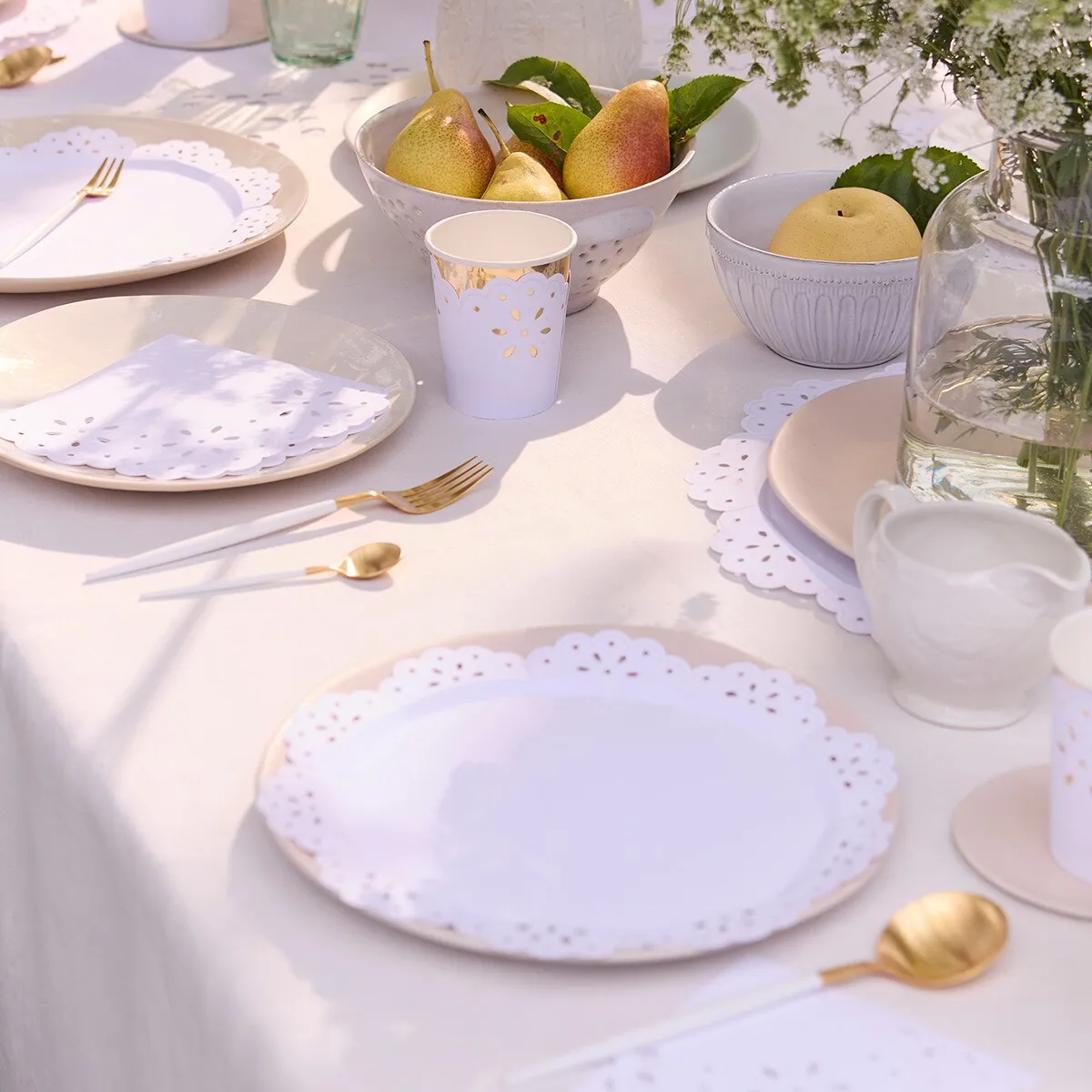 BRODERIE ANGLAISE LACE WHITE LARGE NAPKINS