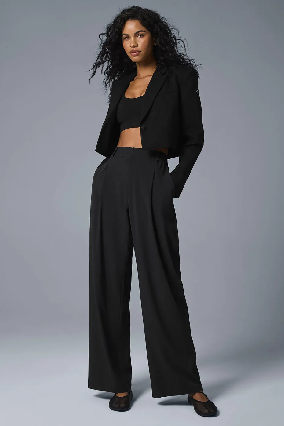 Cropped First-Class Blazer - Black