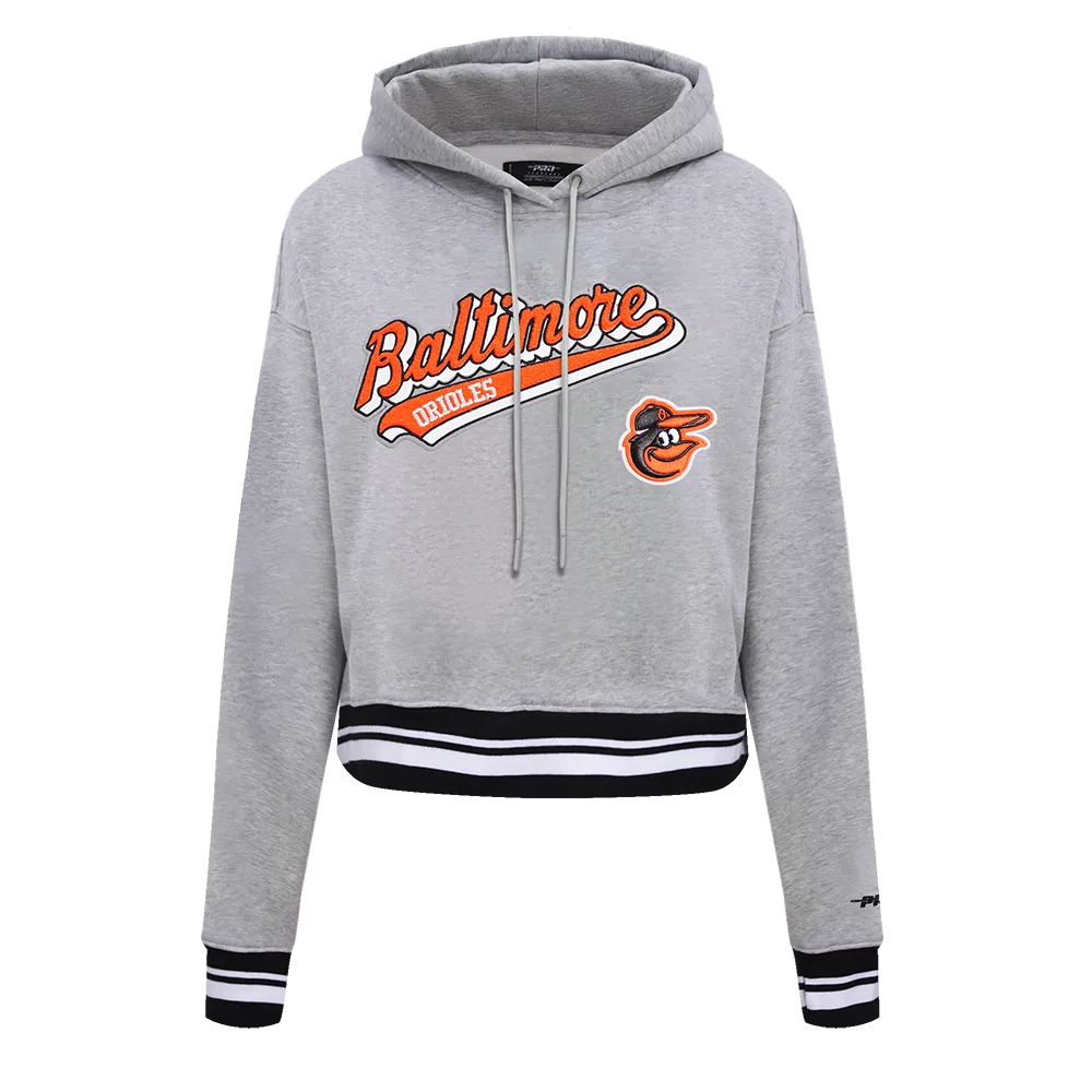 MLB BALTIMORE ORIOLES SCRIPT TAIL WOMEN'S RIB FLC CROPPED PO HOODIE (HEATHER GRAY/BLACK)