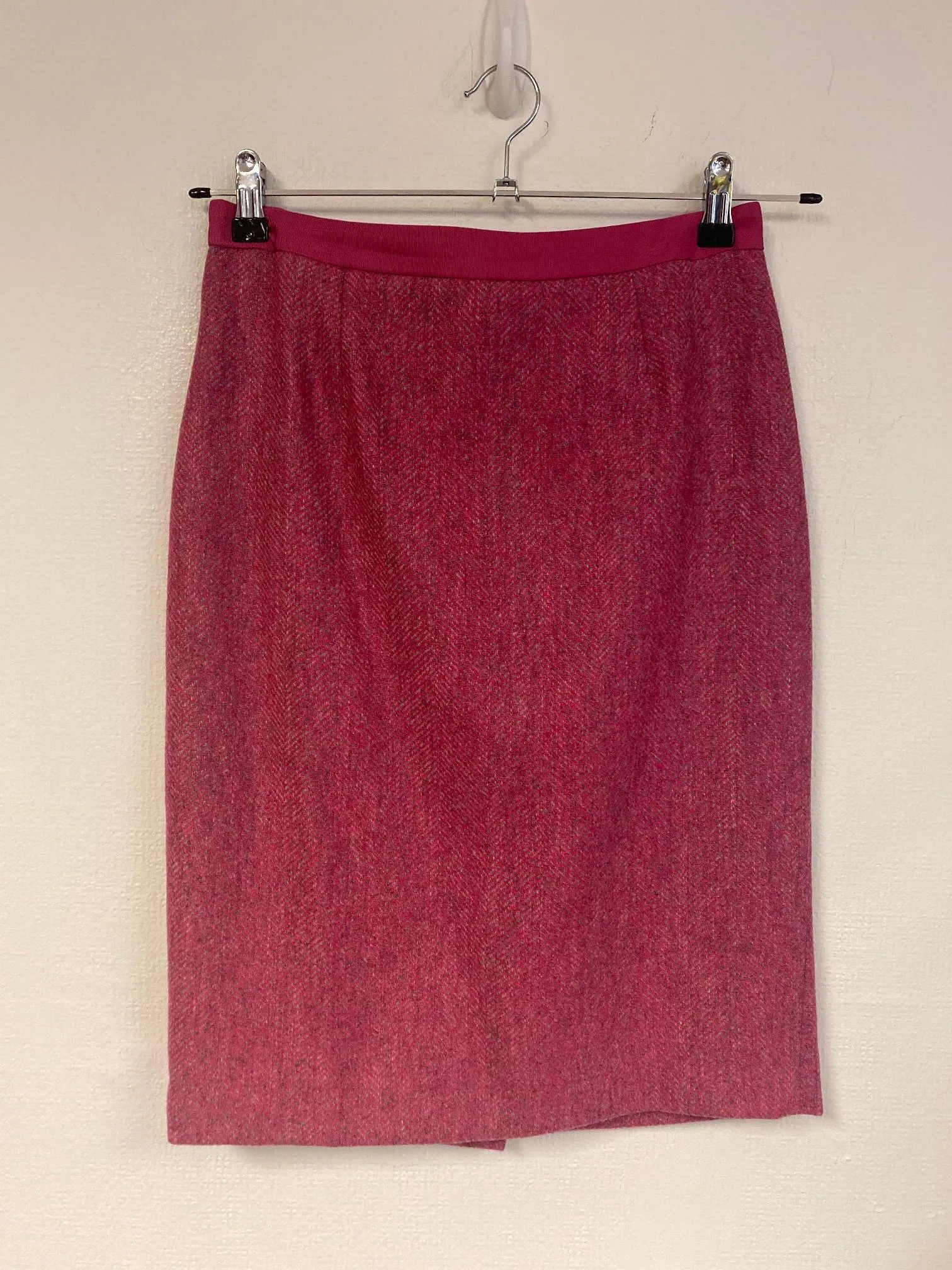 Pink tweed knee length pencil skirt, Boden, Size 10