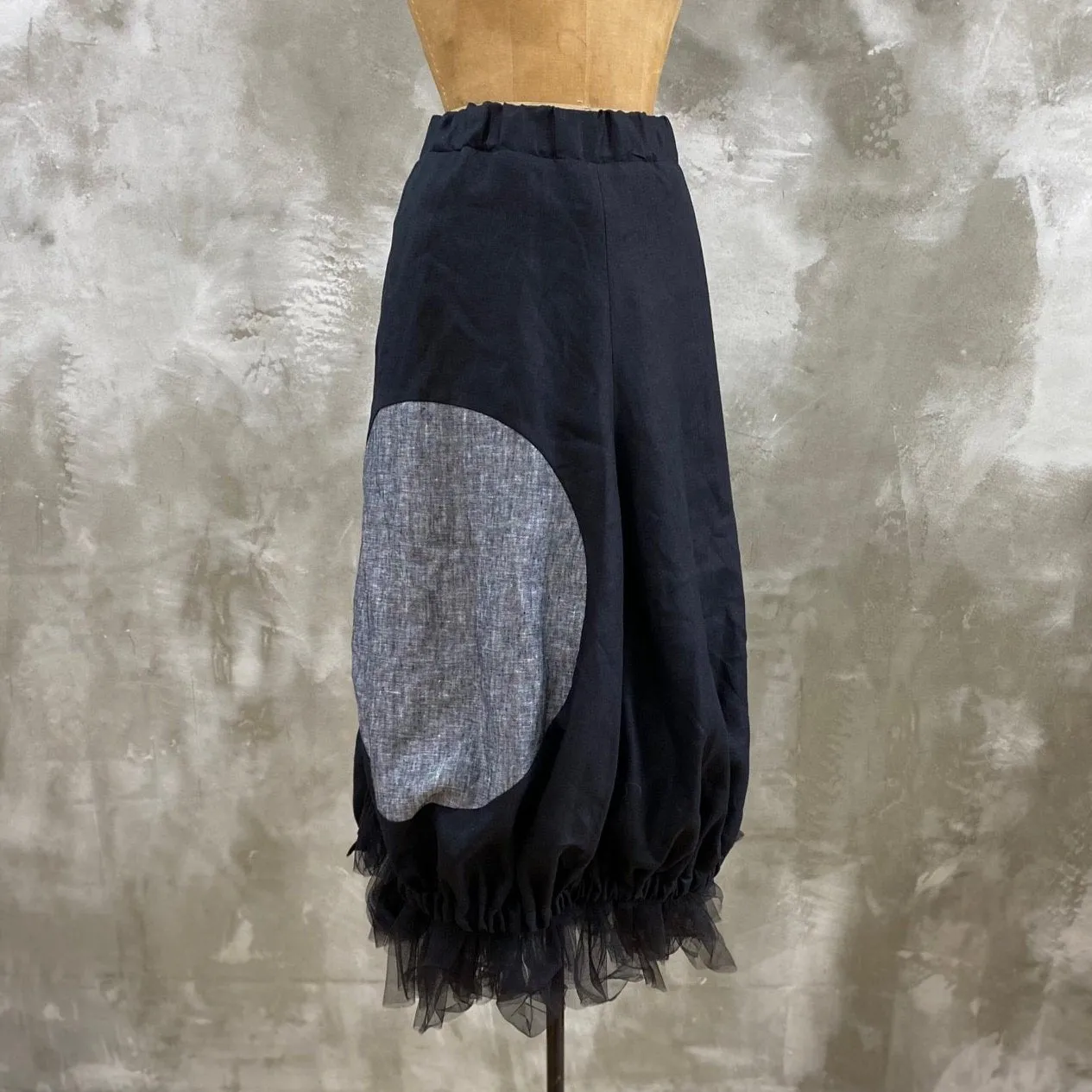 The Zentrum Skirt - Black w. Charcoal Marle